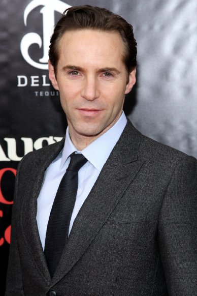 Alessandro Nivola