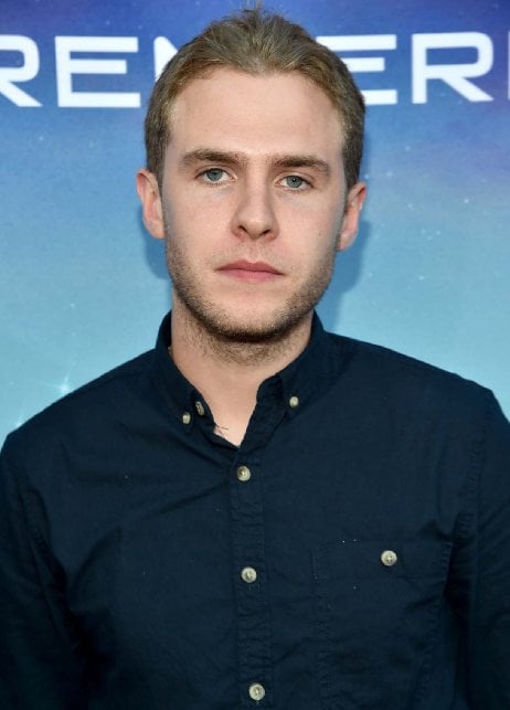 Iain De Caestecker