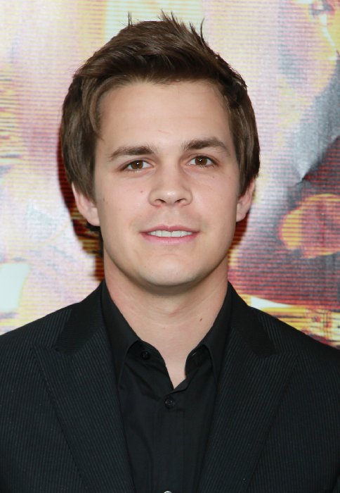 Johnny Simmons