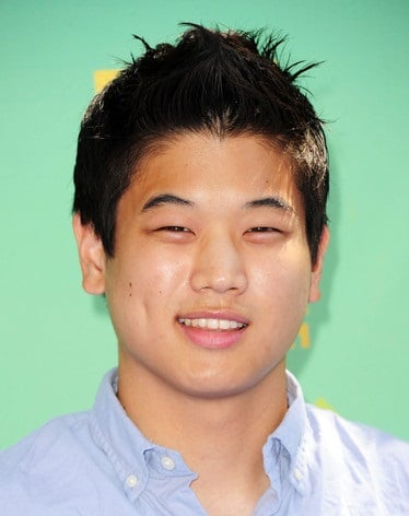 Ki Hong Lee