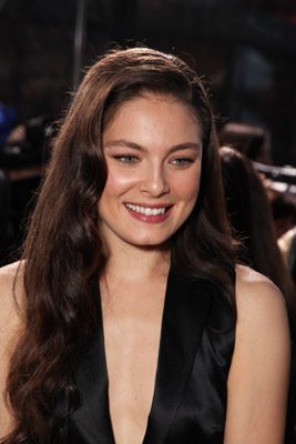 Alexa Davalos