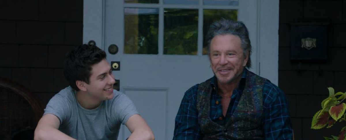 Mickey Rourke y Natt Wolff en el primer trailer de Ashby