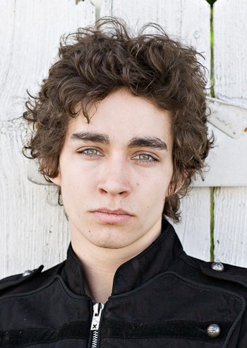 Robert Sheehan