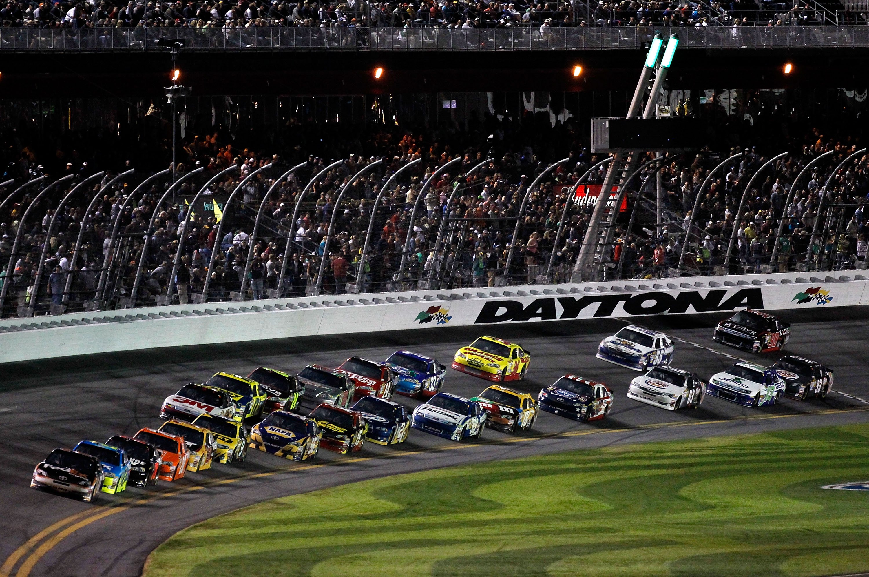 Las 500 millas de Daytona tendrán a Gerard Butler