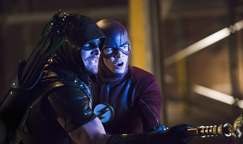 Stephen Amell no quiere crossover musical de Arrow, Flash y Supergirl