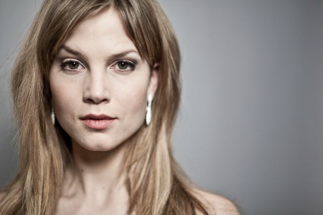 Sylvia Hoeks