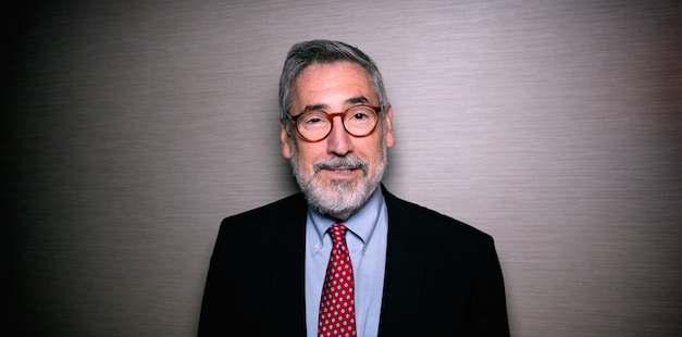 John Landis también está harto del Dark Universe