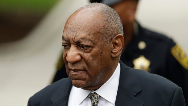 Juez anula el caso por agresión sexual de Bill Cosby