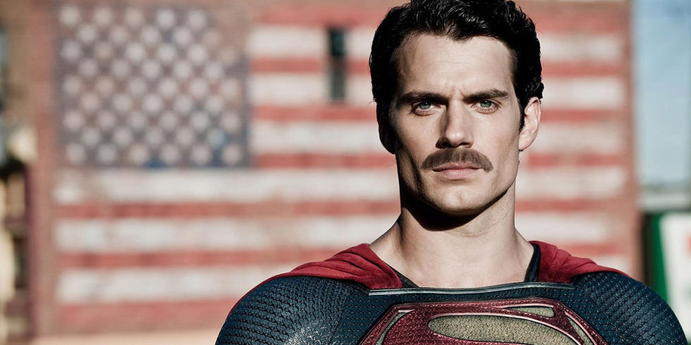 Henry Cavill responde al “problema” de su bigote