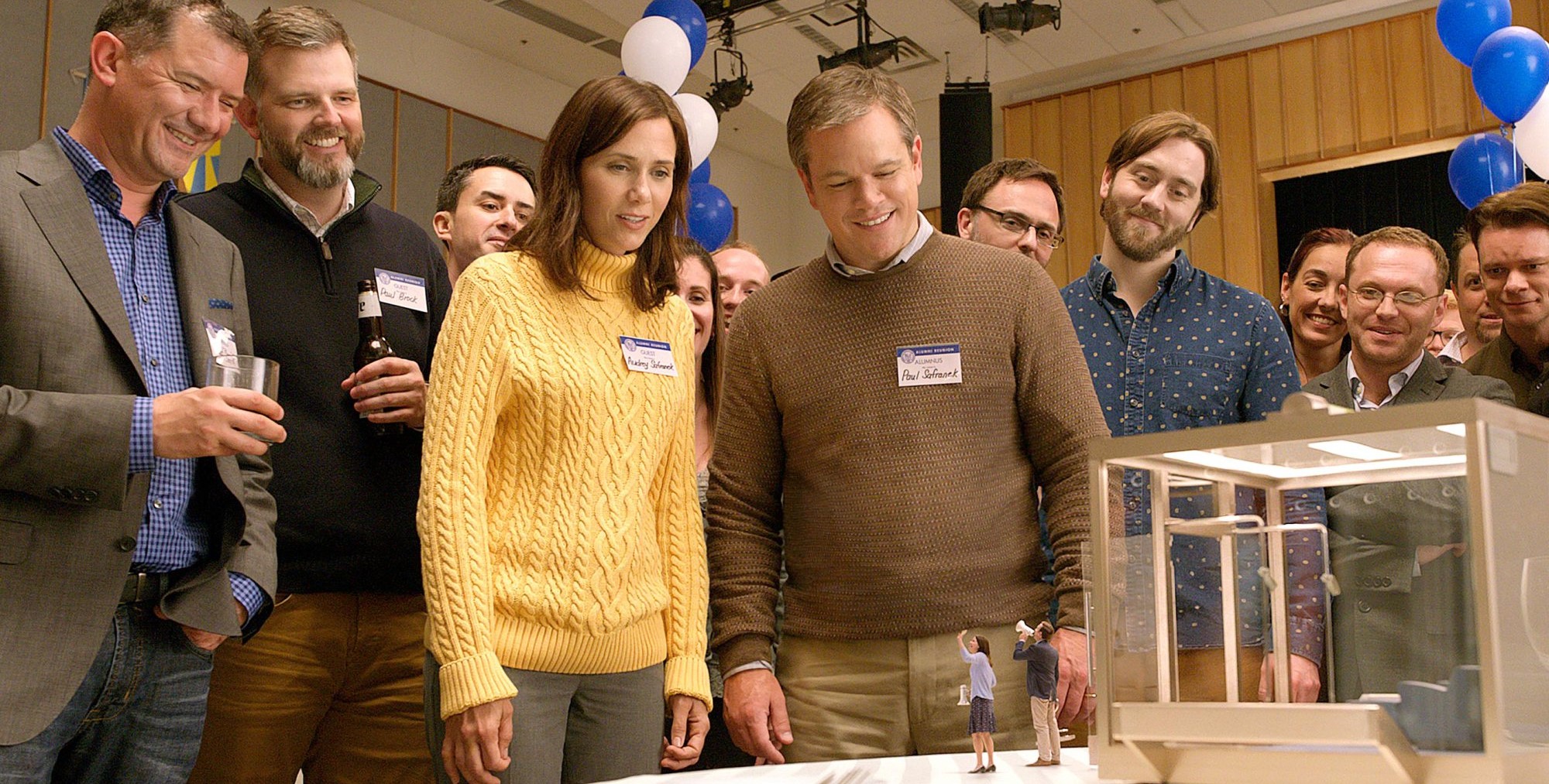 Downsizing: Matt Damon y Kristen Wiig contemplan su futuro “de miniatura” en la primera imagen de la película