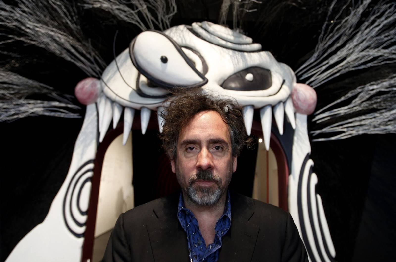 Tim Burton ya está en México para inaugurar su exposición