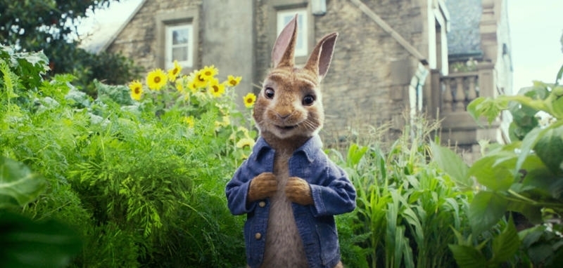 Las Travesuras de Peter Rabbit es criticada por burlarse de las personas con alergias y Sony se disculpa