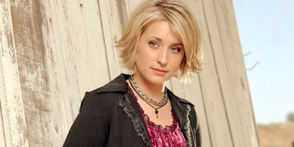 Allison Mack, de Smallville, es arrestada por pertenecer a un culto de explotación sexual