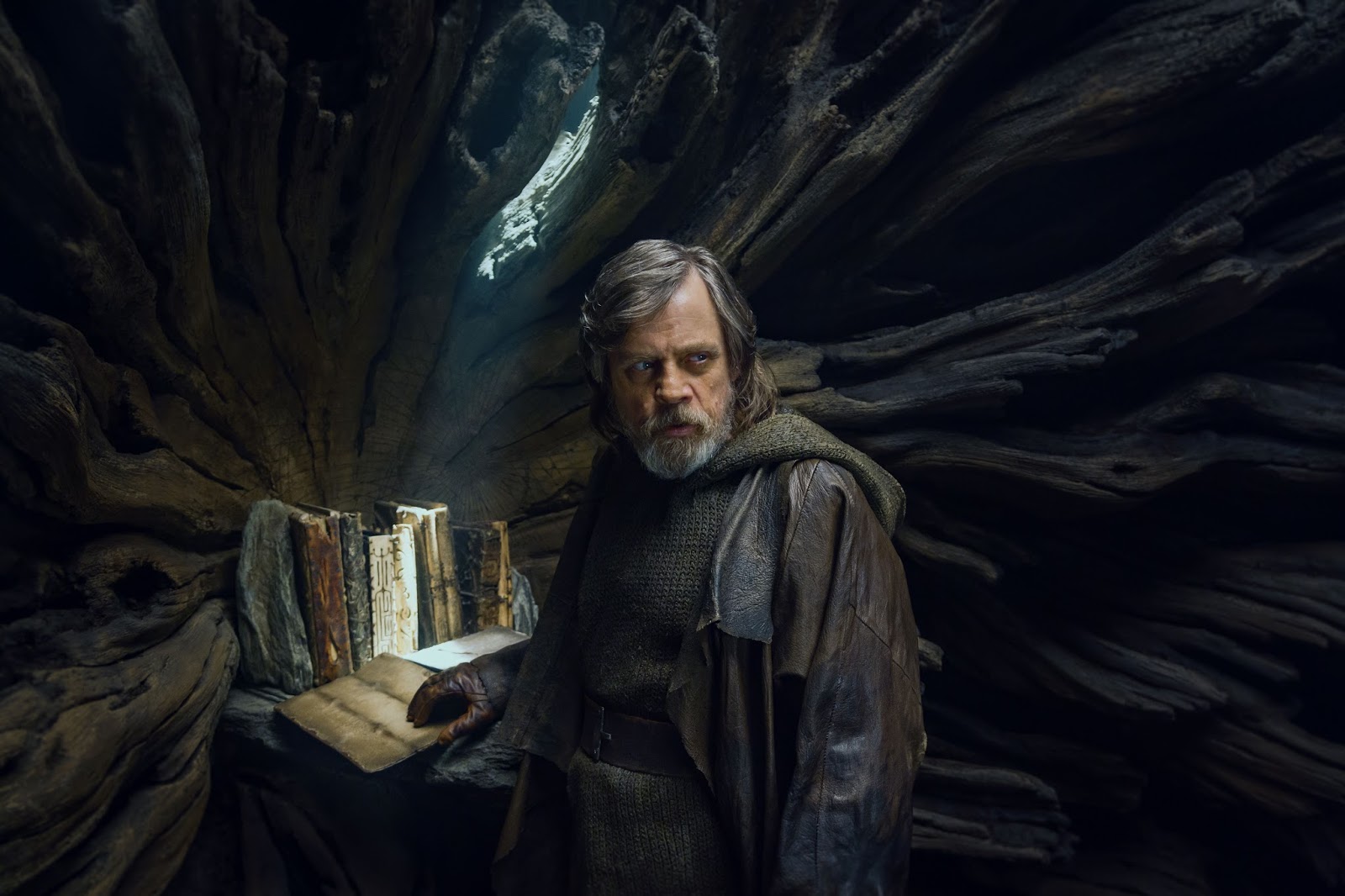 Star Wars IX: romance de Luke Skywalker podría revelar que es el verdadero padre de Rey