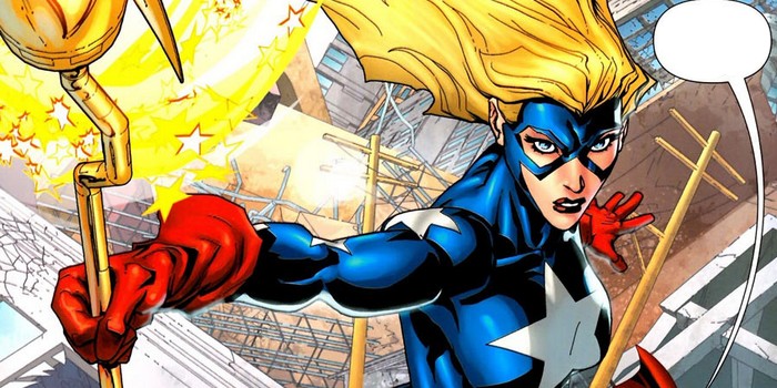 Stargirl: Warner podría estar buscando a una actriz que no sea blanca y rubia para interpretar a la superheroína