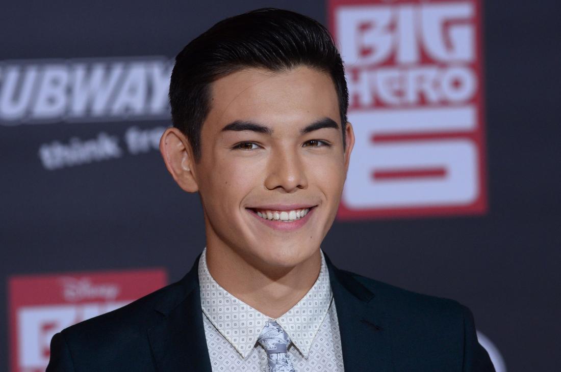 Titans: Ryan Potter sale en defensa de Anna Diop luego de los ataques racistas de fans