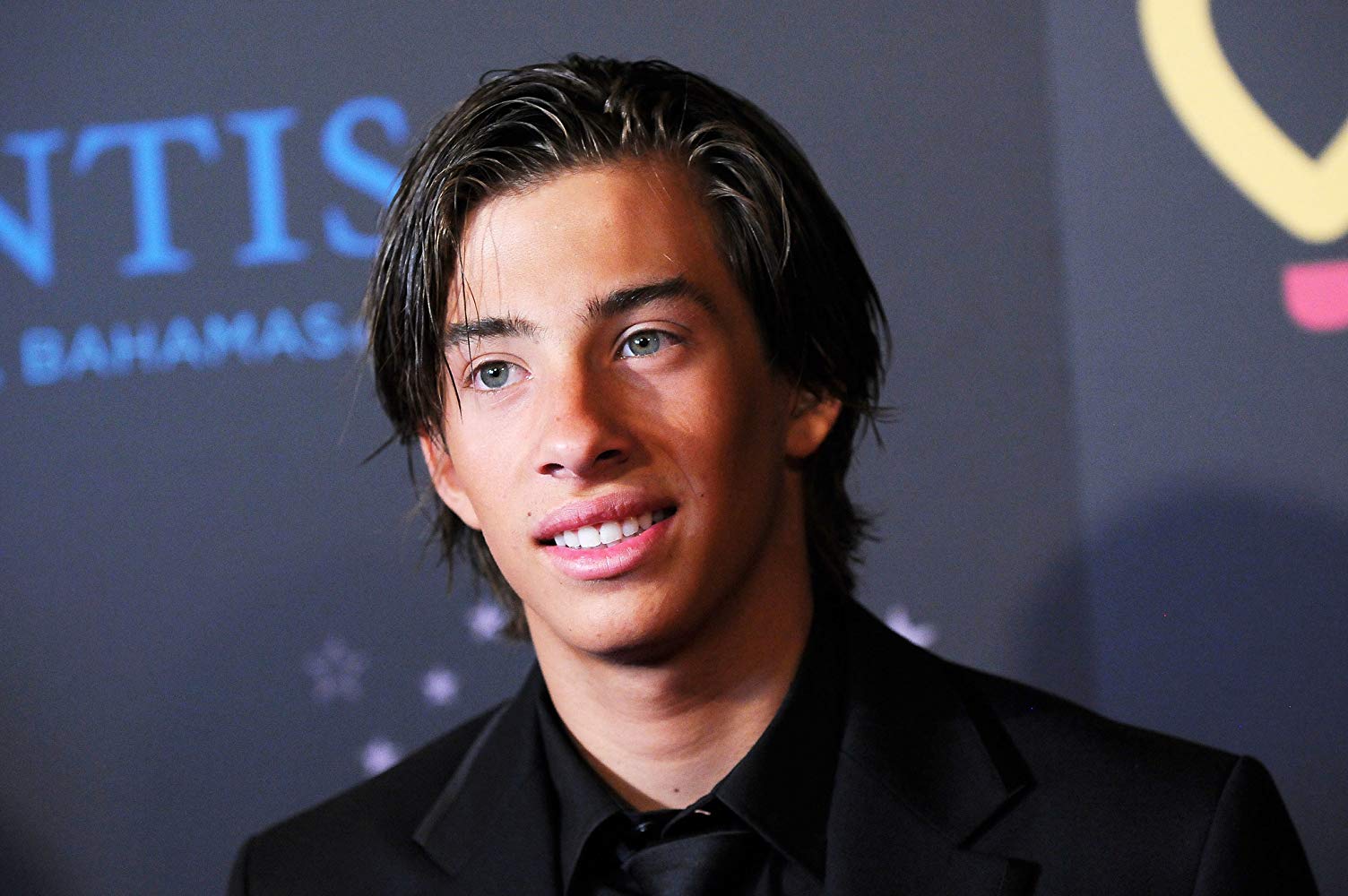 Jimmy Bennett insiste en que Asia Argento lo violó