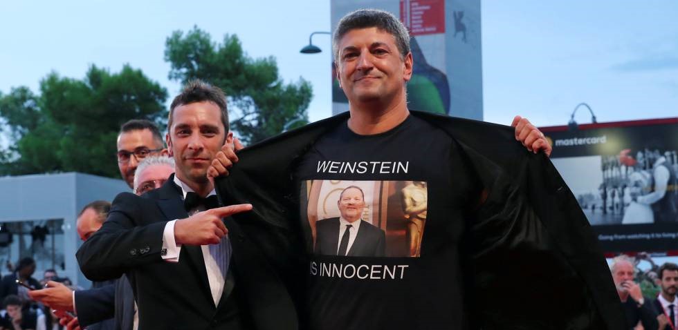 Venecia 2018: director italiano usó una playera con la frase “Harvey Weinstein es inocente” en una alfombra roja