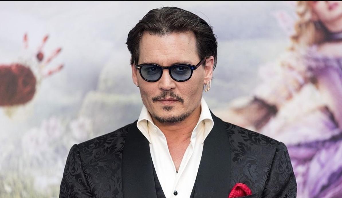 Johnny Depp acusa a Amber Heard de maltrato físico y psicológico y de haberse pintado golpes y moretones