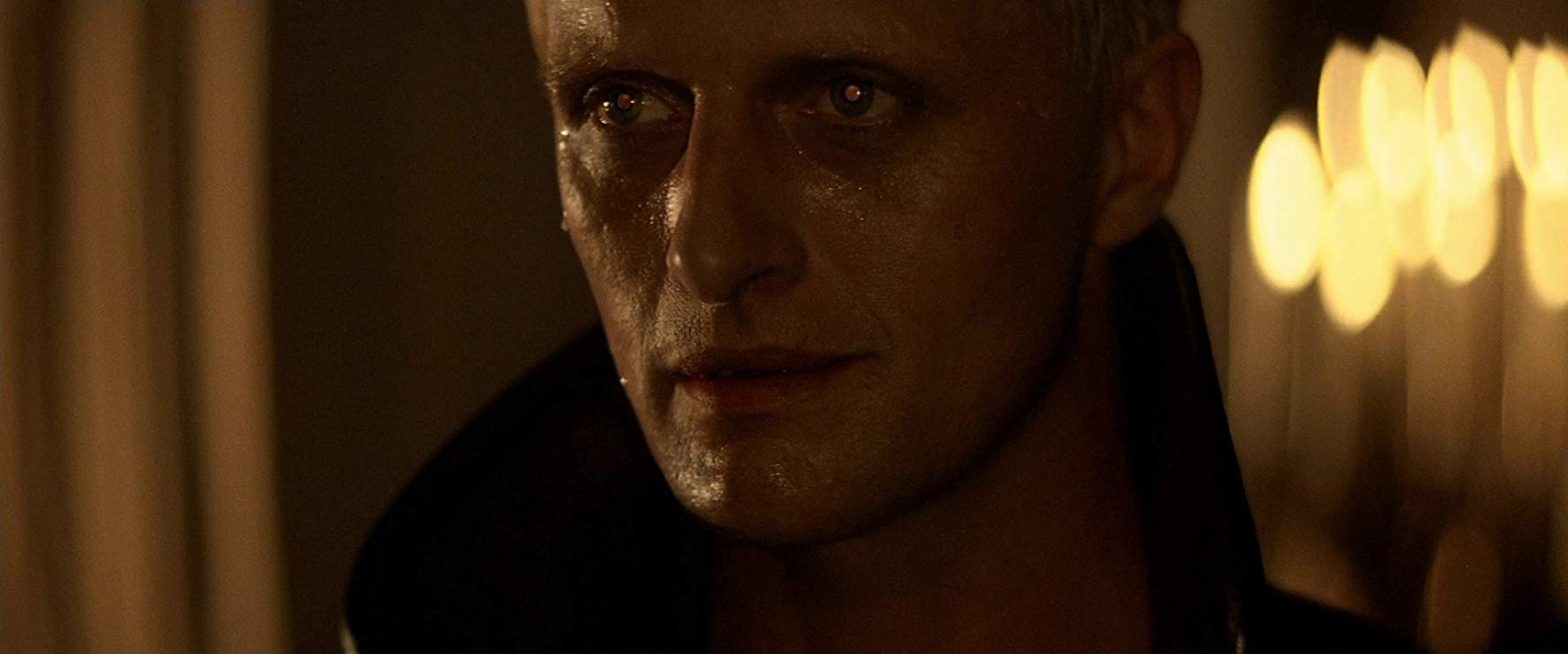 ¿Por qué el villano de Rutger Hauer en Blade Runner se volvió memorable?