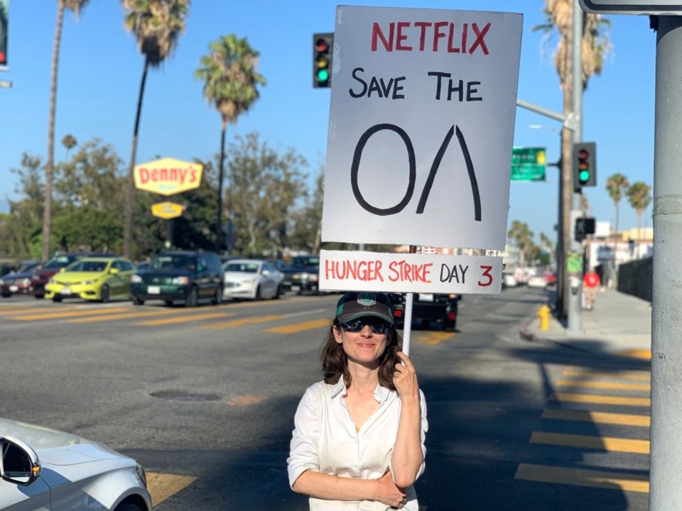 Fan de The OA protesta por la cancelación de la serie con una huelga de hambre