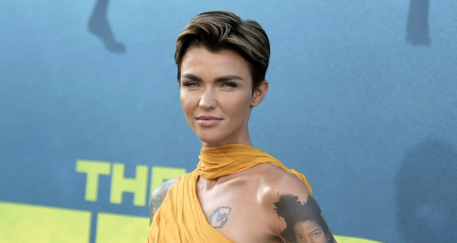 Ruby Rose ingresa al hospital por cirugía de emergencia tras una grave lesión en la columna vertebral