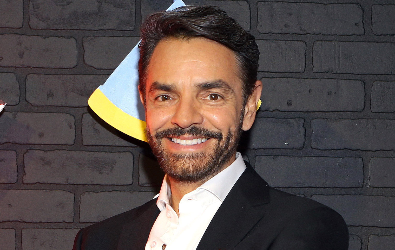 Lanzan petición contra campaña “¿Leche? No, gracias” promovida por Eugenio Derbez