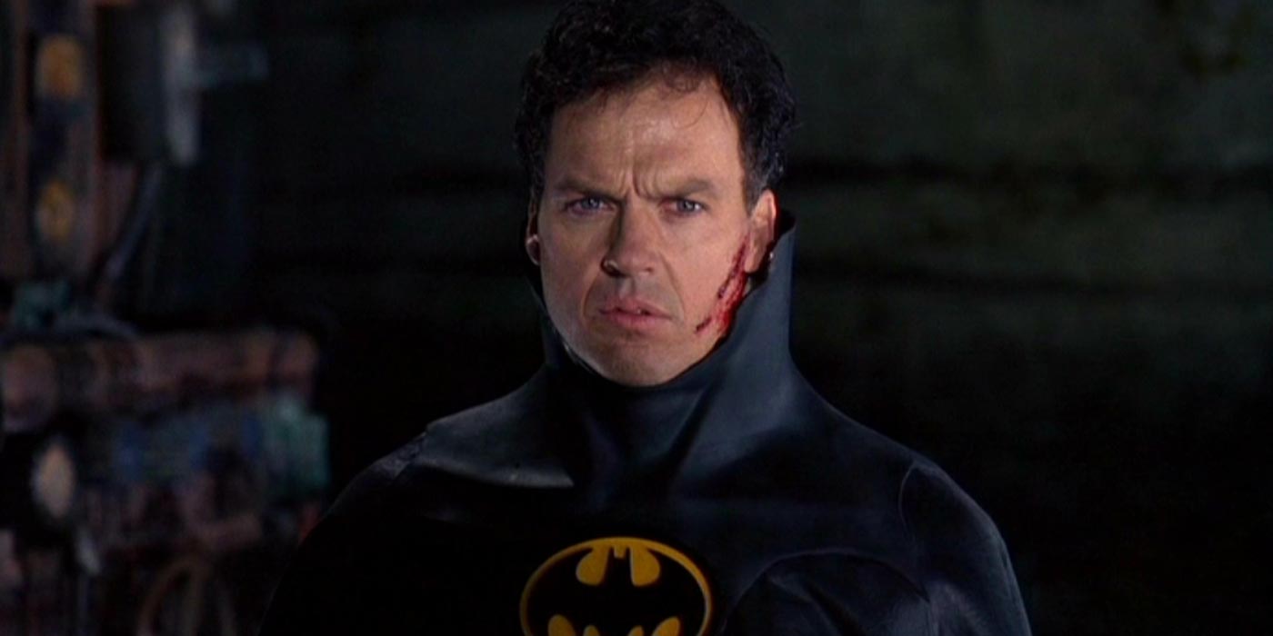 Warner Bros. podría estar interesada en una adaptación de Batman Beyond con Michael Keaton