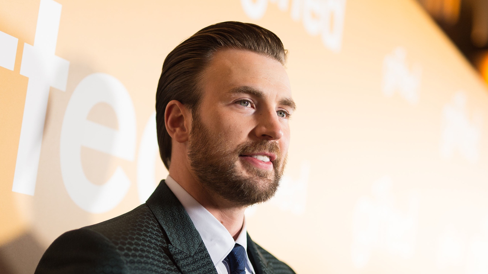 Chris Evans quiere volver a la dirección pero está buscando un buen guión