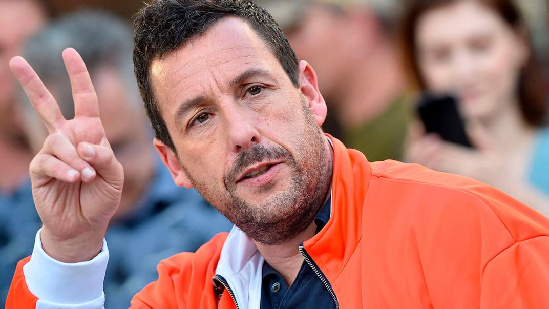 Netflix producirá más películas con Adam Sandler como protagonista