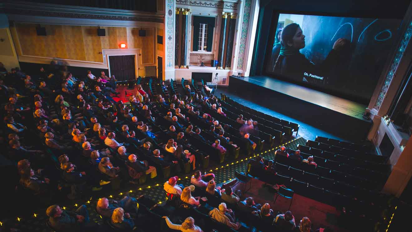 Docenas de festivales de cine independiente se comprometen a proyectar películas en línea