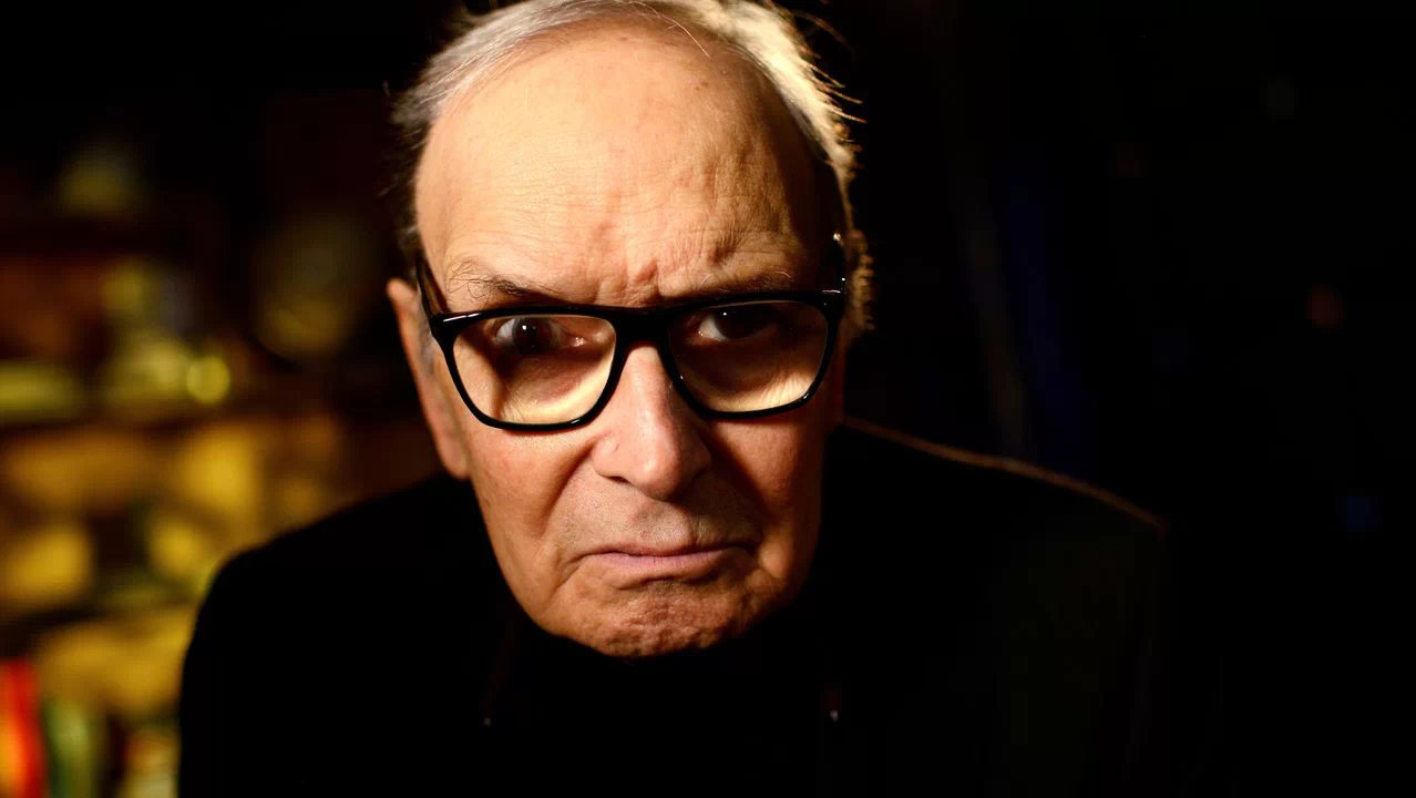 Celebridades reaccionan al fallecimiento de Ennio Morricone