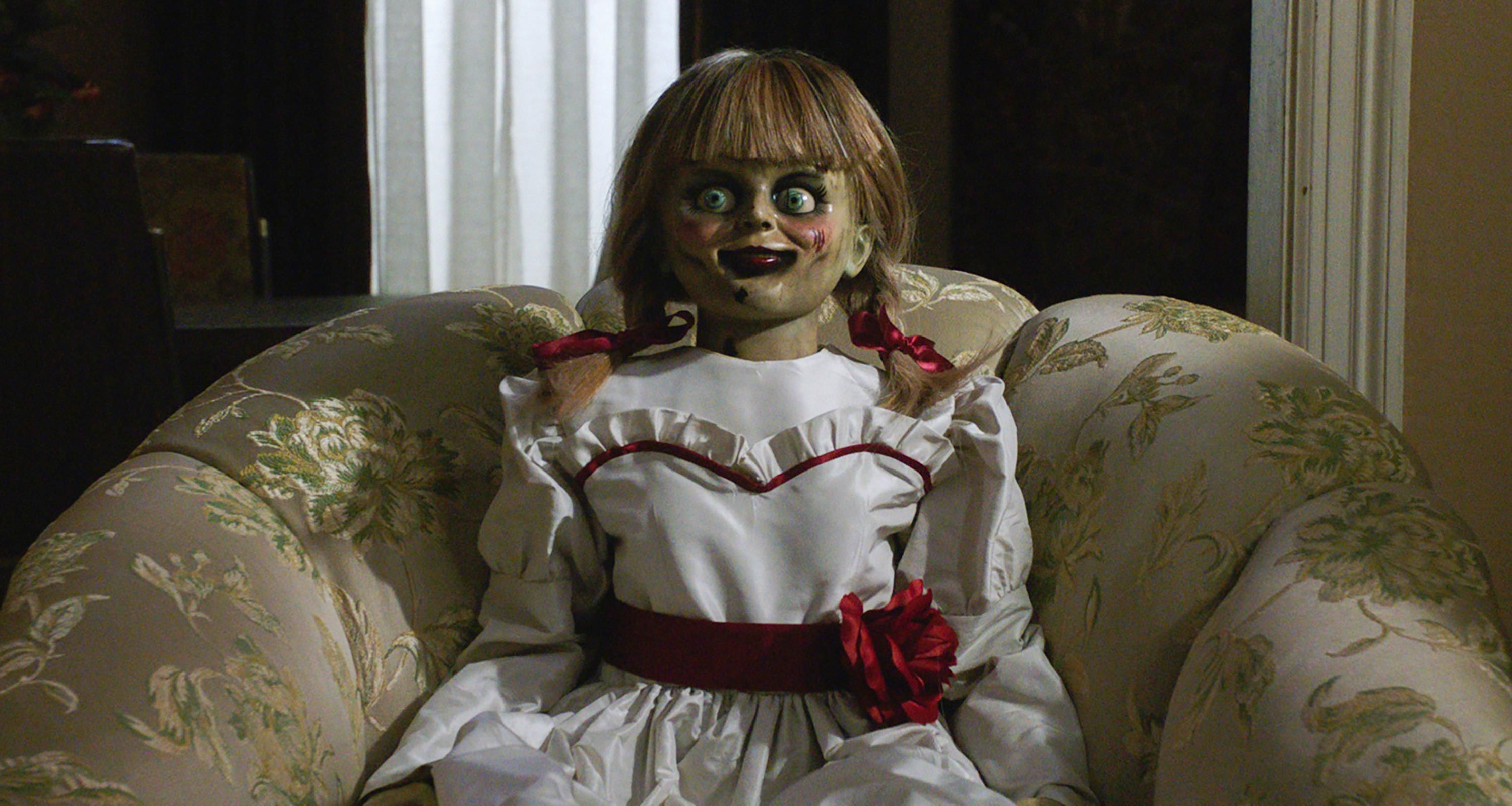 Annabelle se vuelve tendencia y aterroriza a internautas por la noticia de que “escapó”