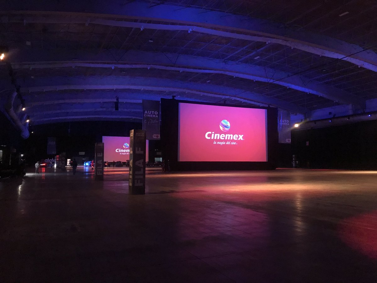 Cinemex abre el primer autocinema platino en la CDMX