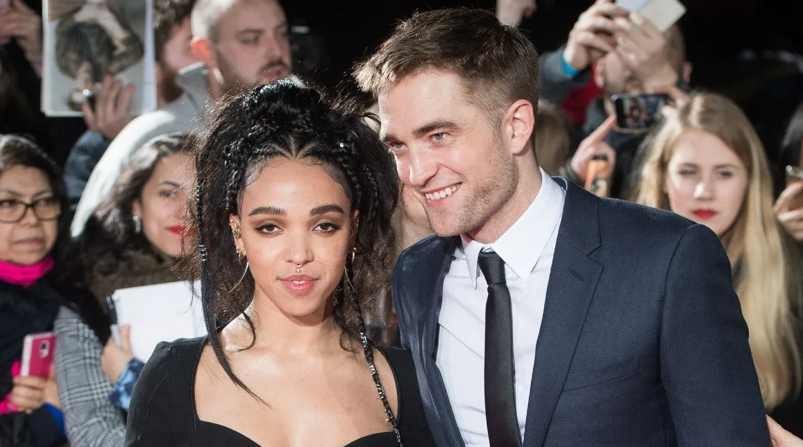 FKA Twigs revela que sufrió ataques racistas cuando fue novia de Robert Pattinson