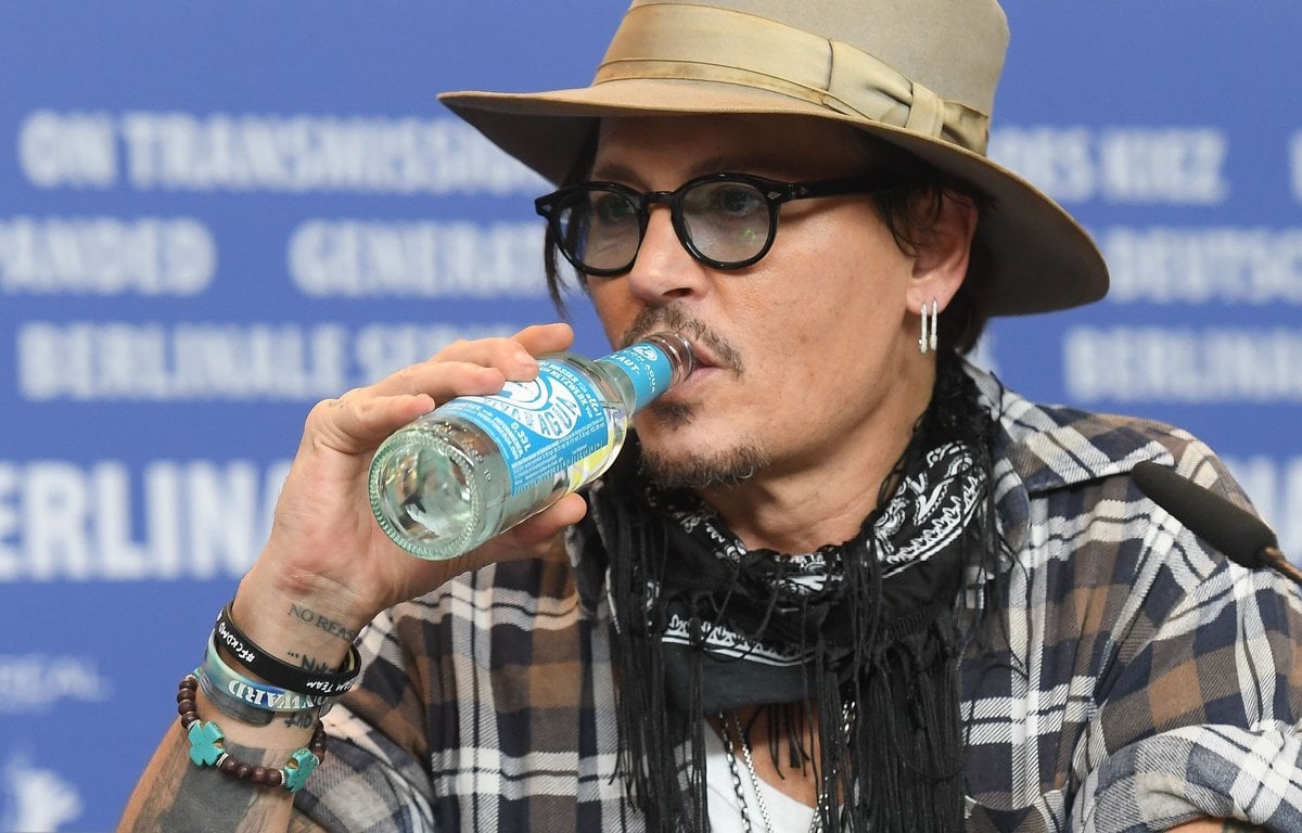 Johnny Depp vuelve a romantizar las adicciones en artistas