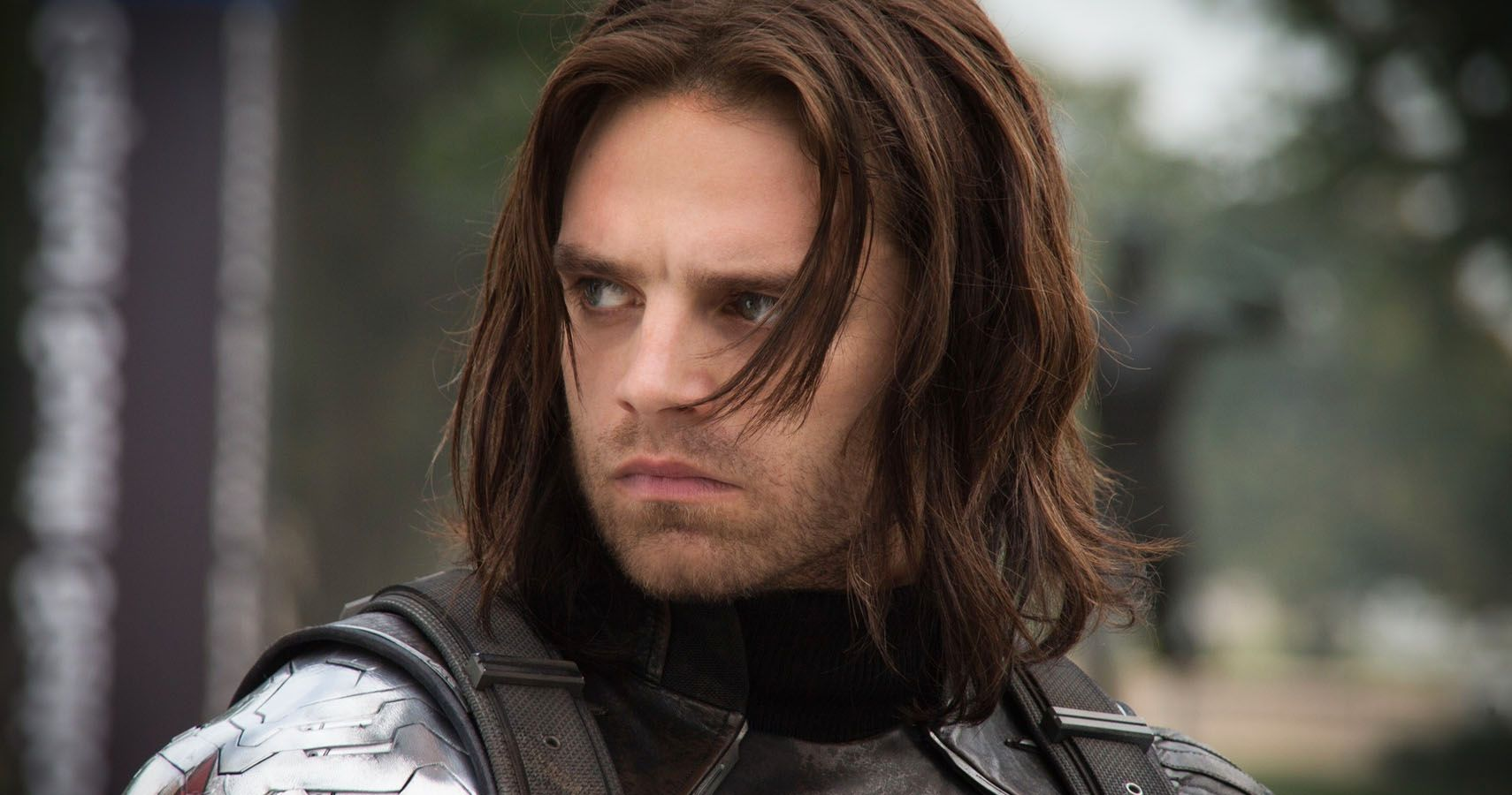 Sebastian Stan comparte provocativa foto para promocionar nueva película y los fans enloquecen