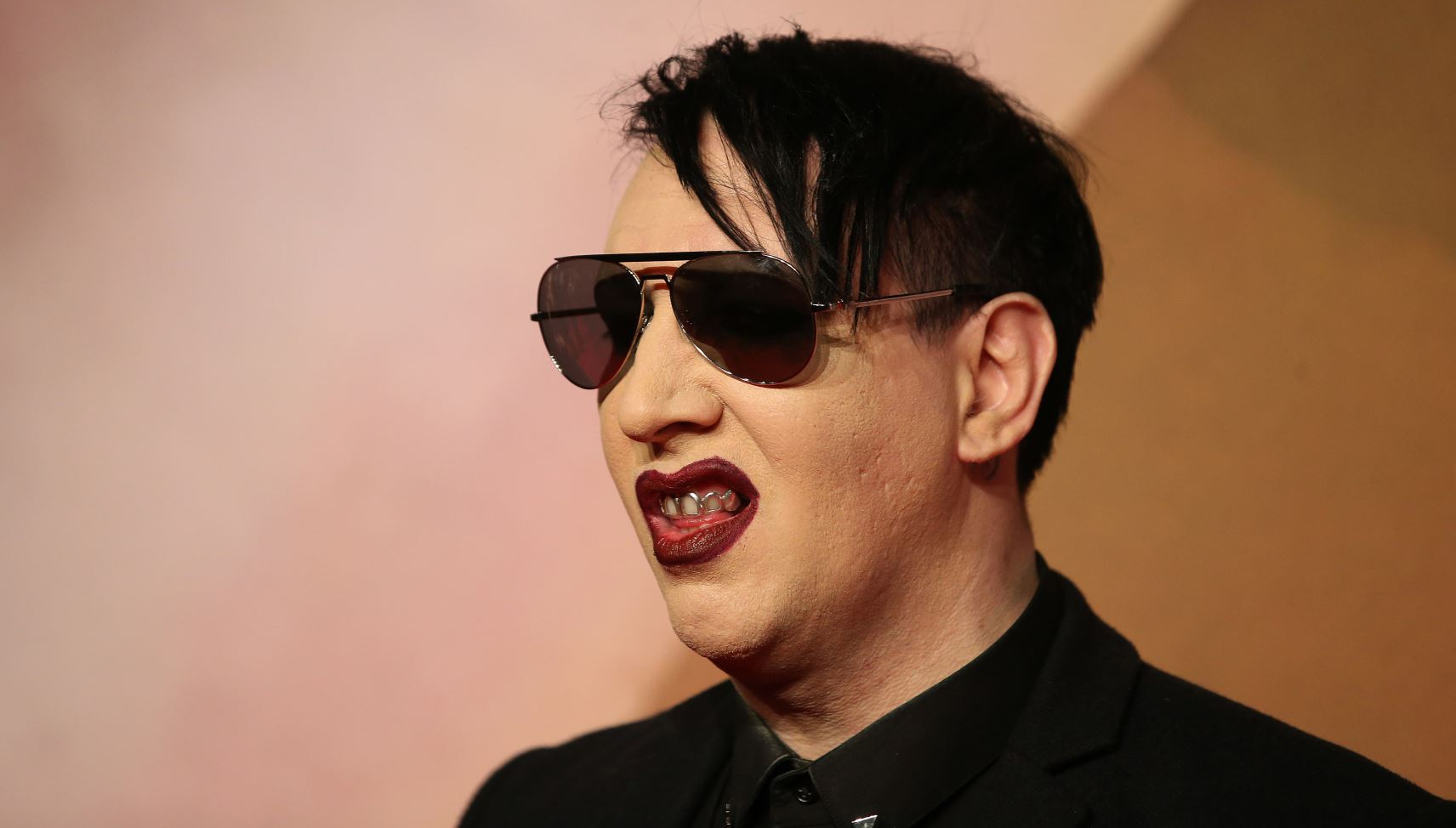 Marilyn Manson recibe orden de arresto por agresión