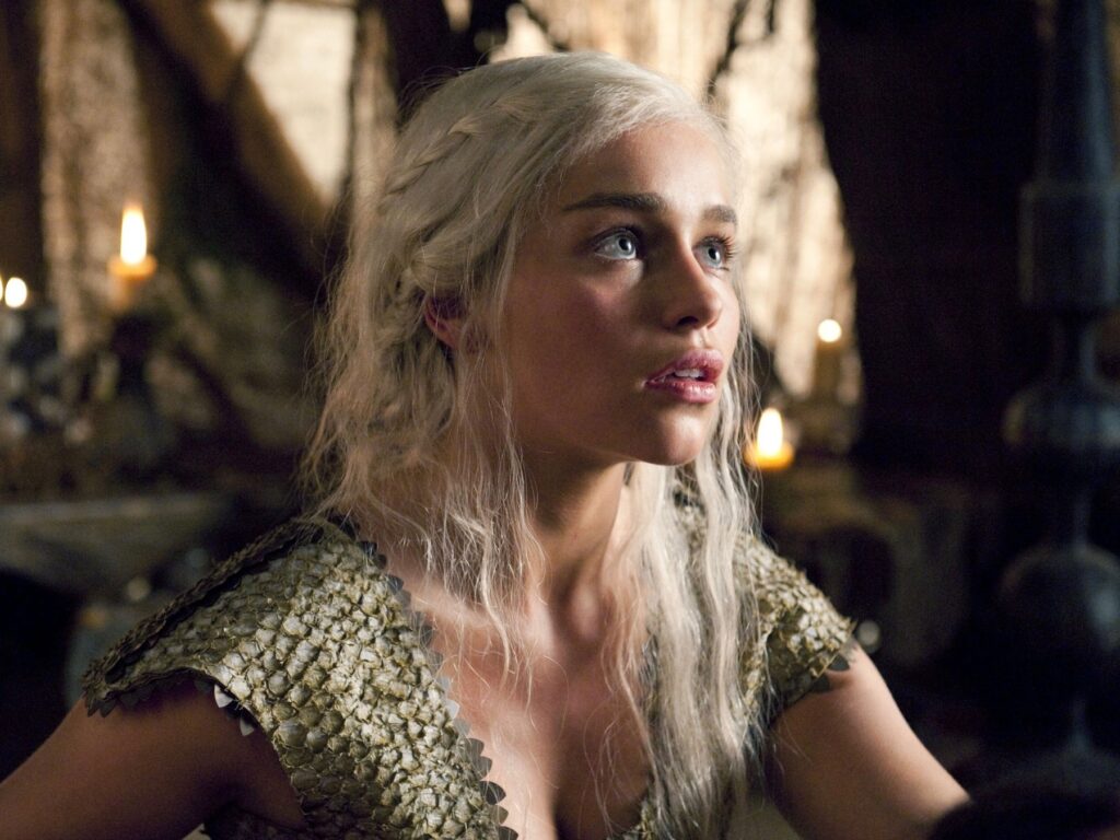 Game Of Thrones: Emilia Clarke señala a presunto culpable del vaso de café en la última temporada