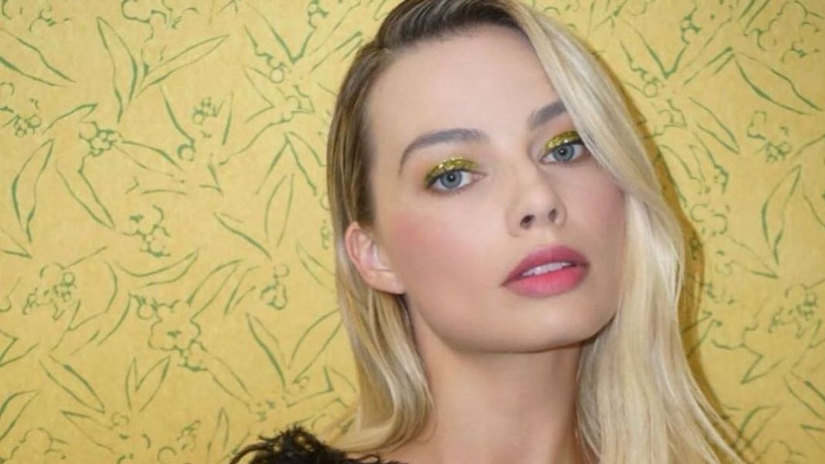 Margot Robbie admitió que interpretar a Barbie implica una gran carga