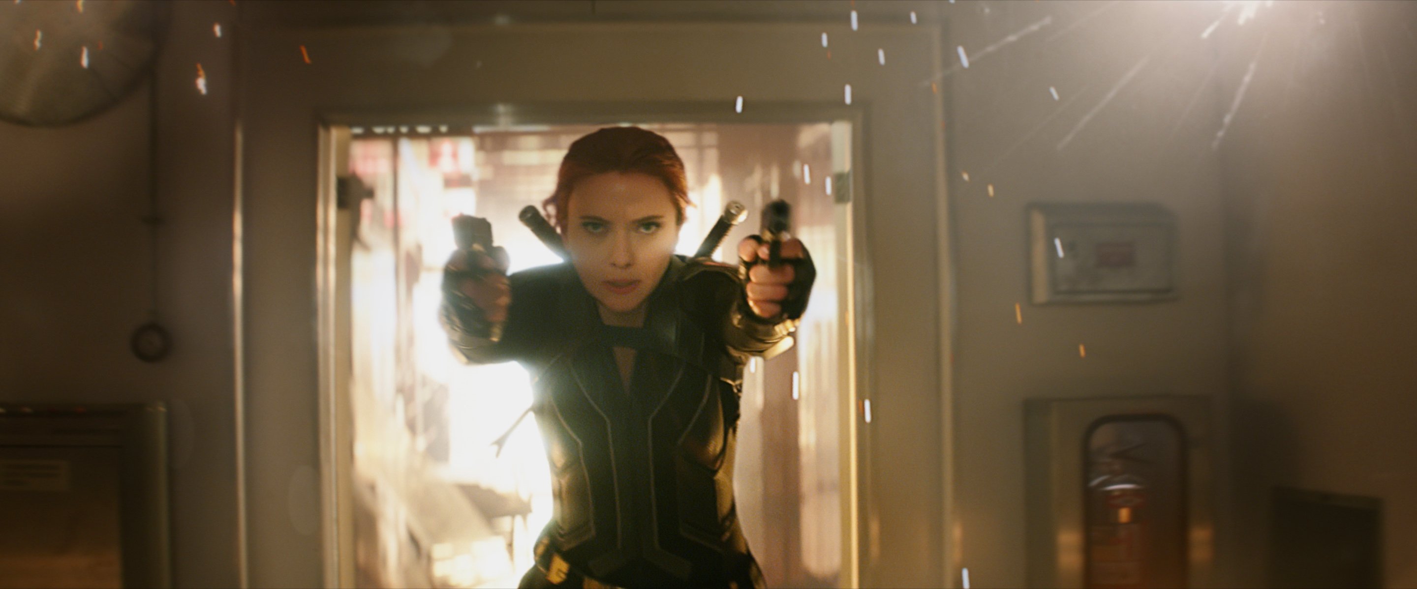 Tratan de avergonzarla de ser una mujer de negocios: responde equipo de Scarlett Johansson a Disney por demanda de Black Widow