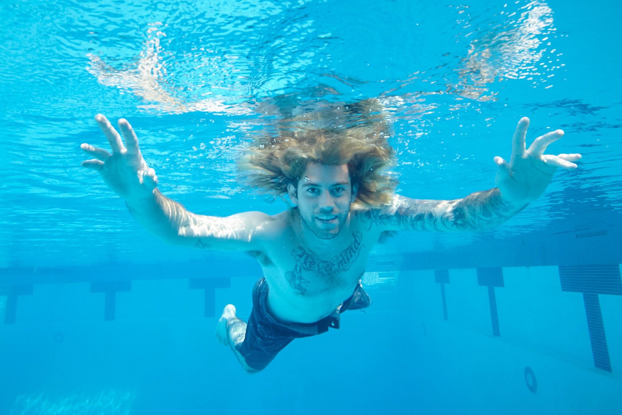 Modelo de Nevermind demanda a Nirvana por explotación sexual infantil