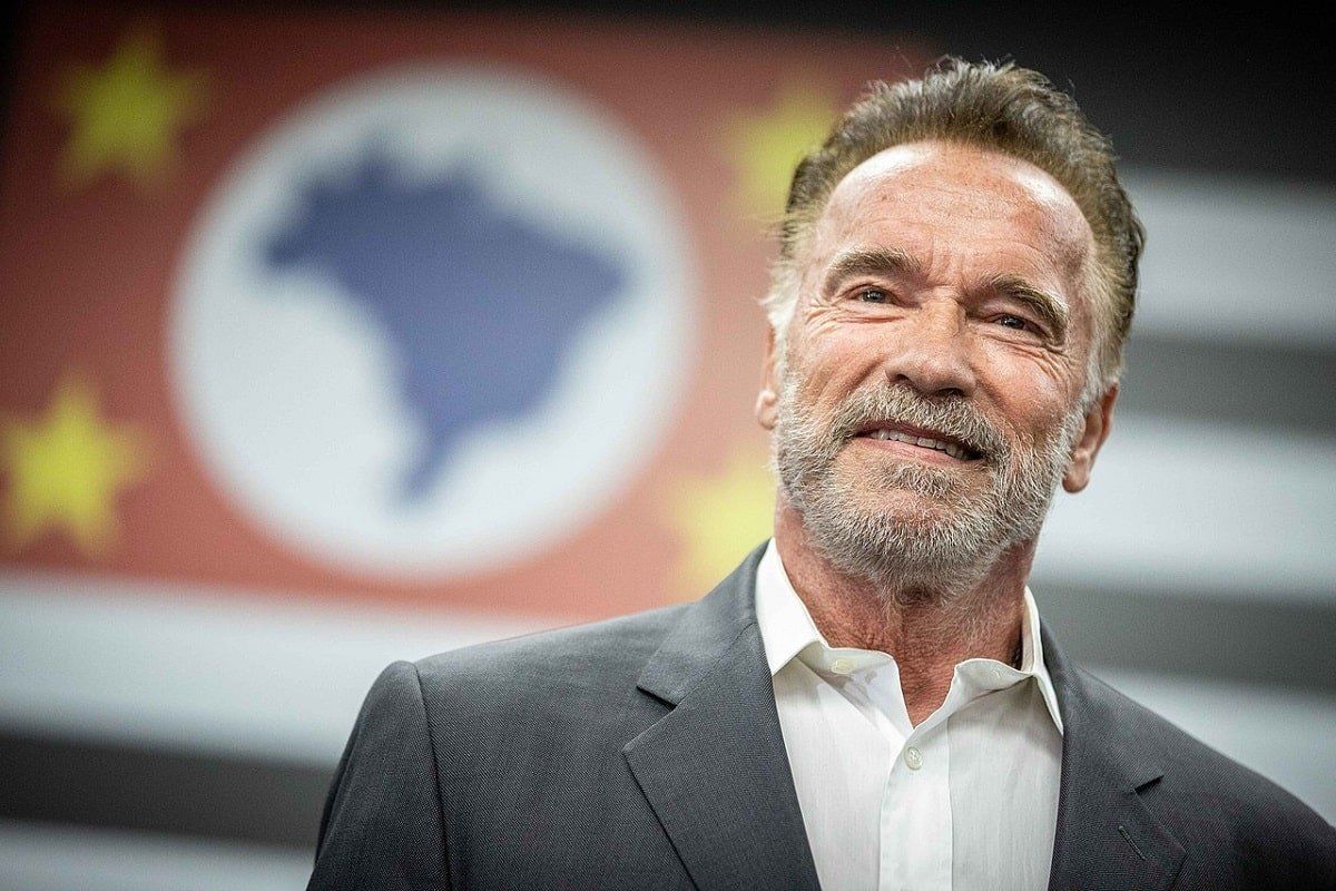 Arnold Schwarzenegger llama “estúpidos” a líderes que niegan el calentamiento global