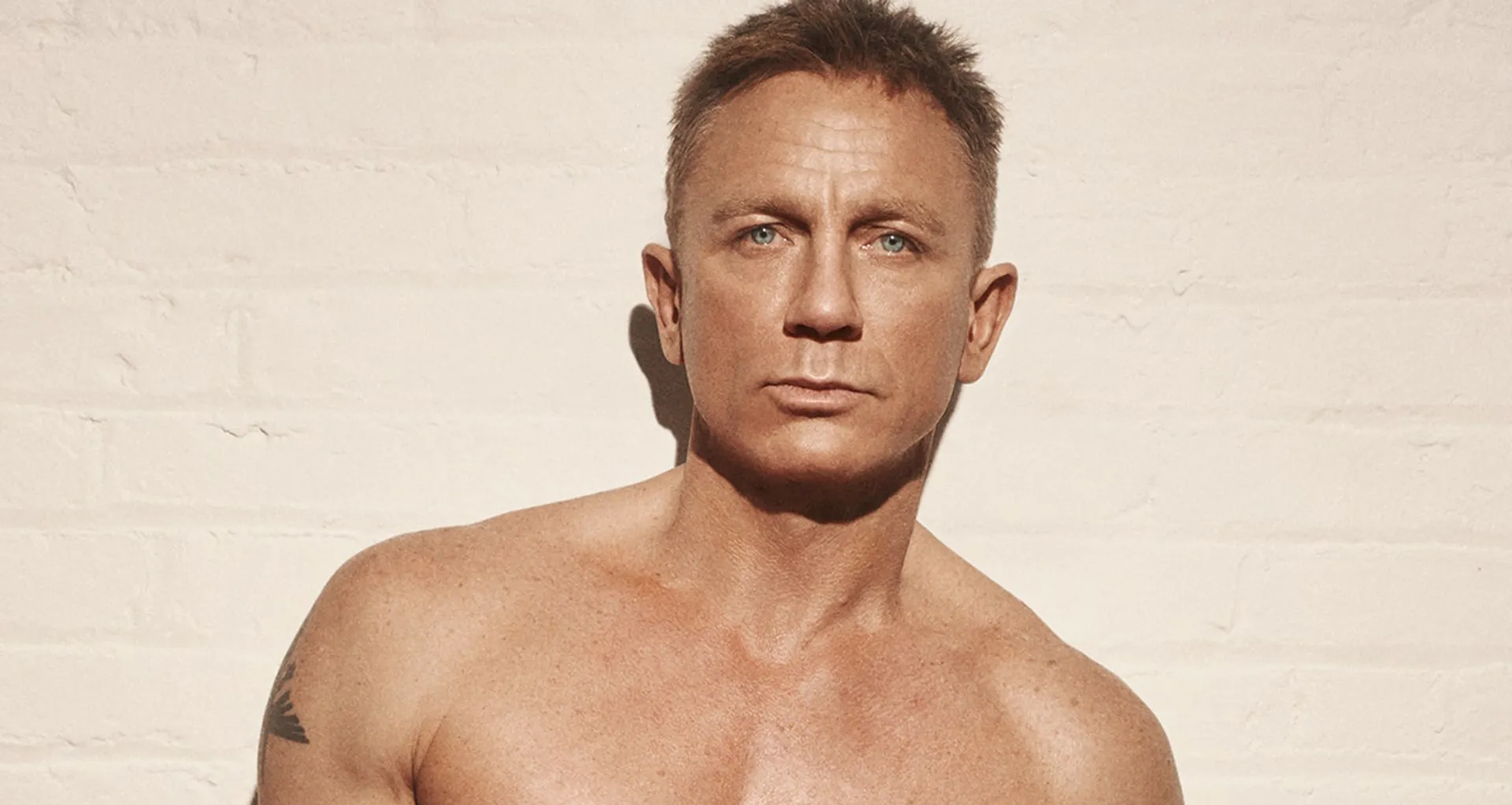 Daniel Craig confiesa que tiene años yendo a bares gay y los prefiere sobre los bares heteros