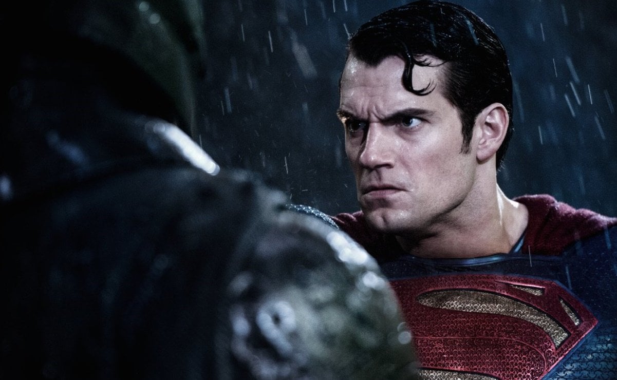 Escritor de DC Comics critica al Superman de Henry Cavill