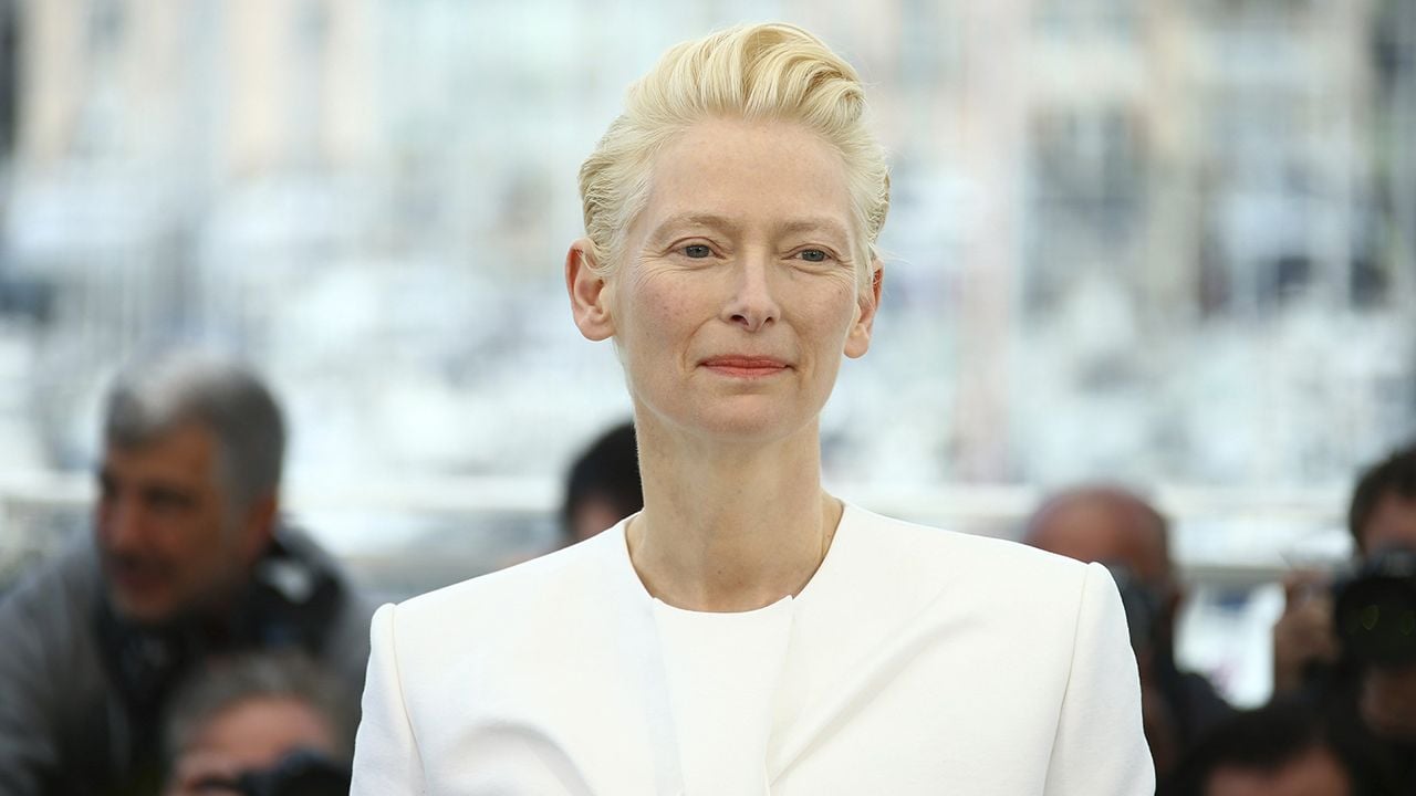 Tilda Swinton dice que su ambición siempre ha sido tener una casa junto al mar y algunos perros