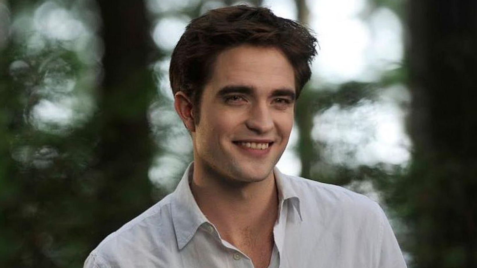 Directora de Crepúsculo asegura que le pidió a Robert Pattinson no leer las críticas negativas sobre su elección