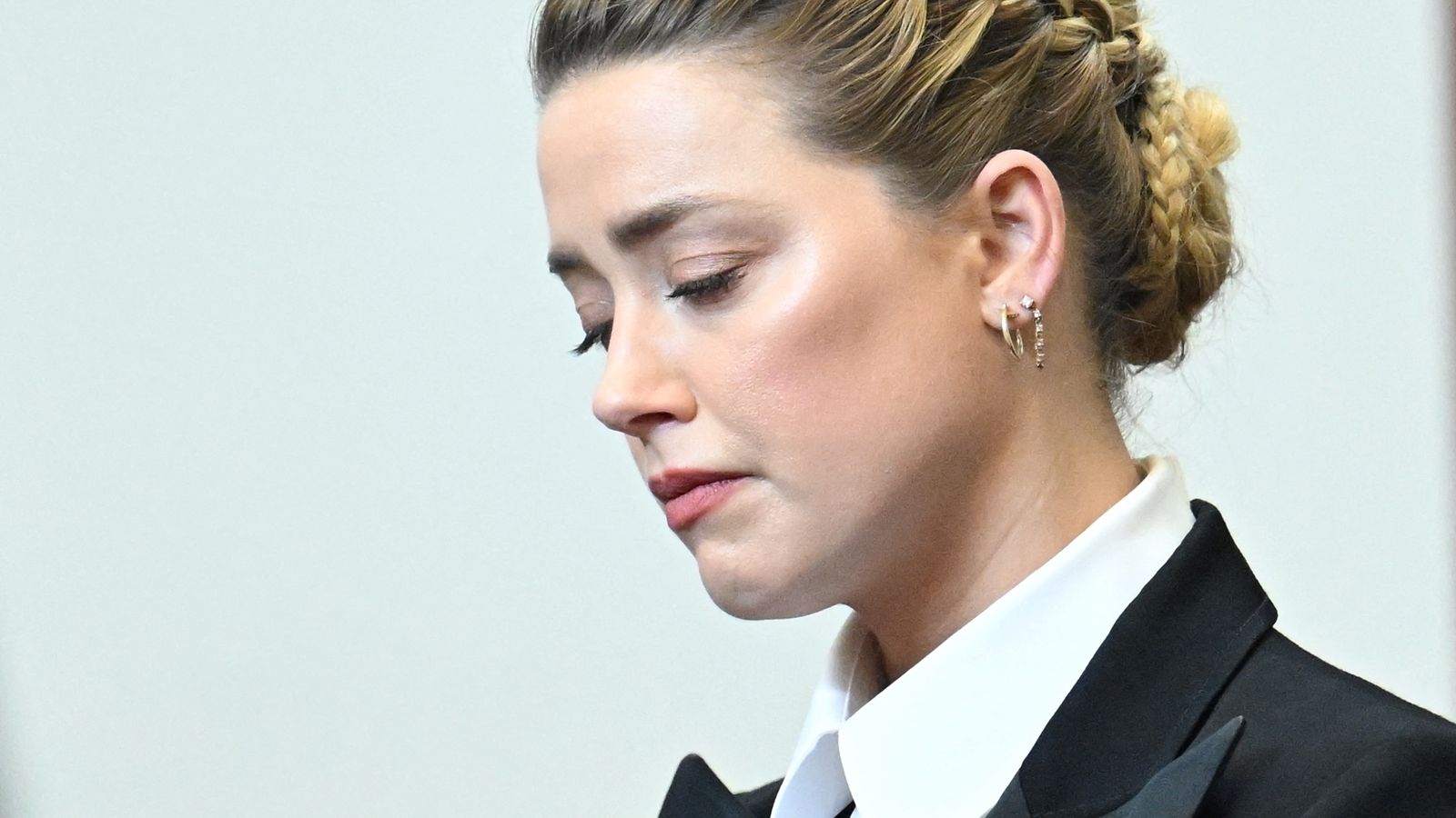 Amber Heard revela que no ha cumplido con las donaciones y asegura que es por la demanda de Johnny Depp