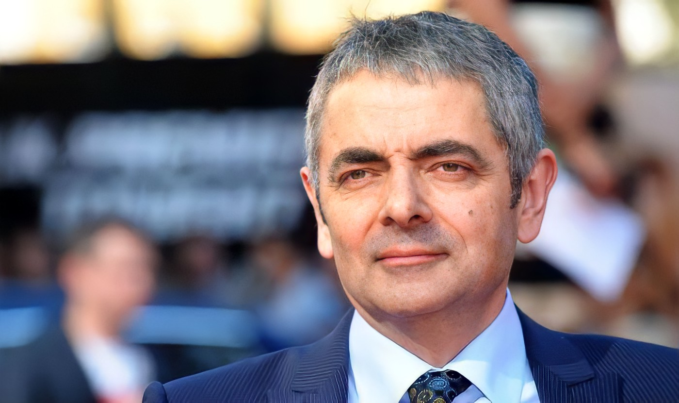 Rowan Atkinson dice que la comedia debe ofender a todos