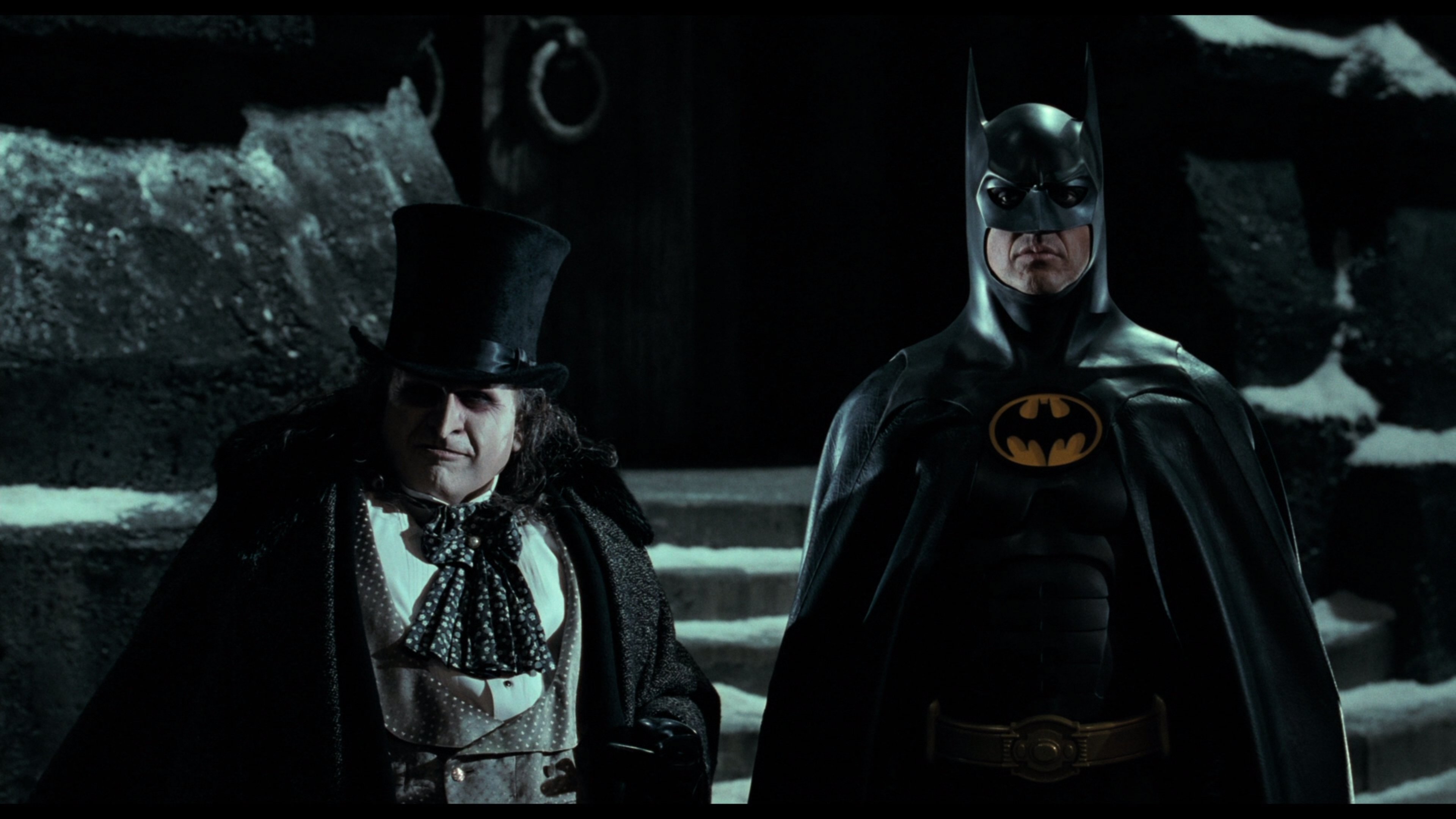 Tim Burton responde a los comentarios de que su Batman era muy oscuro y critica las versiones de Joel Schumacher